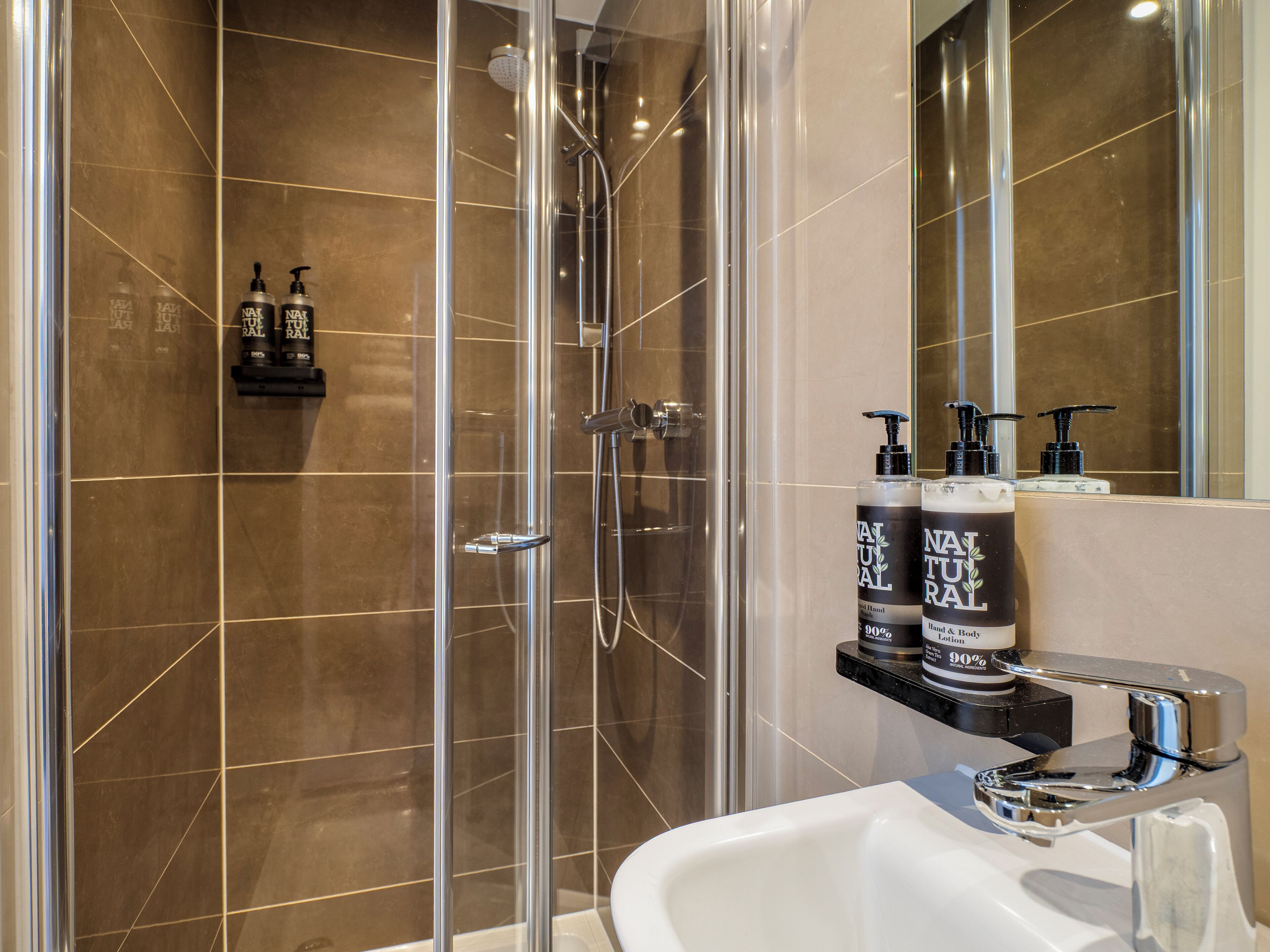 Compact Double | Bathroom