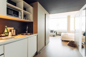 Literie hypoallergénique, coffres-forts dans les chambres, bureau