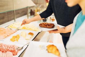 Daily buffet breakfast (EUR 18 per person) - harry’s home Wien hotel & apartments (Vienna)