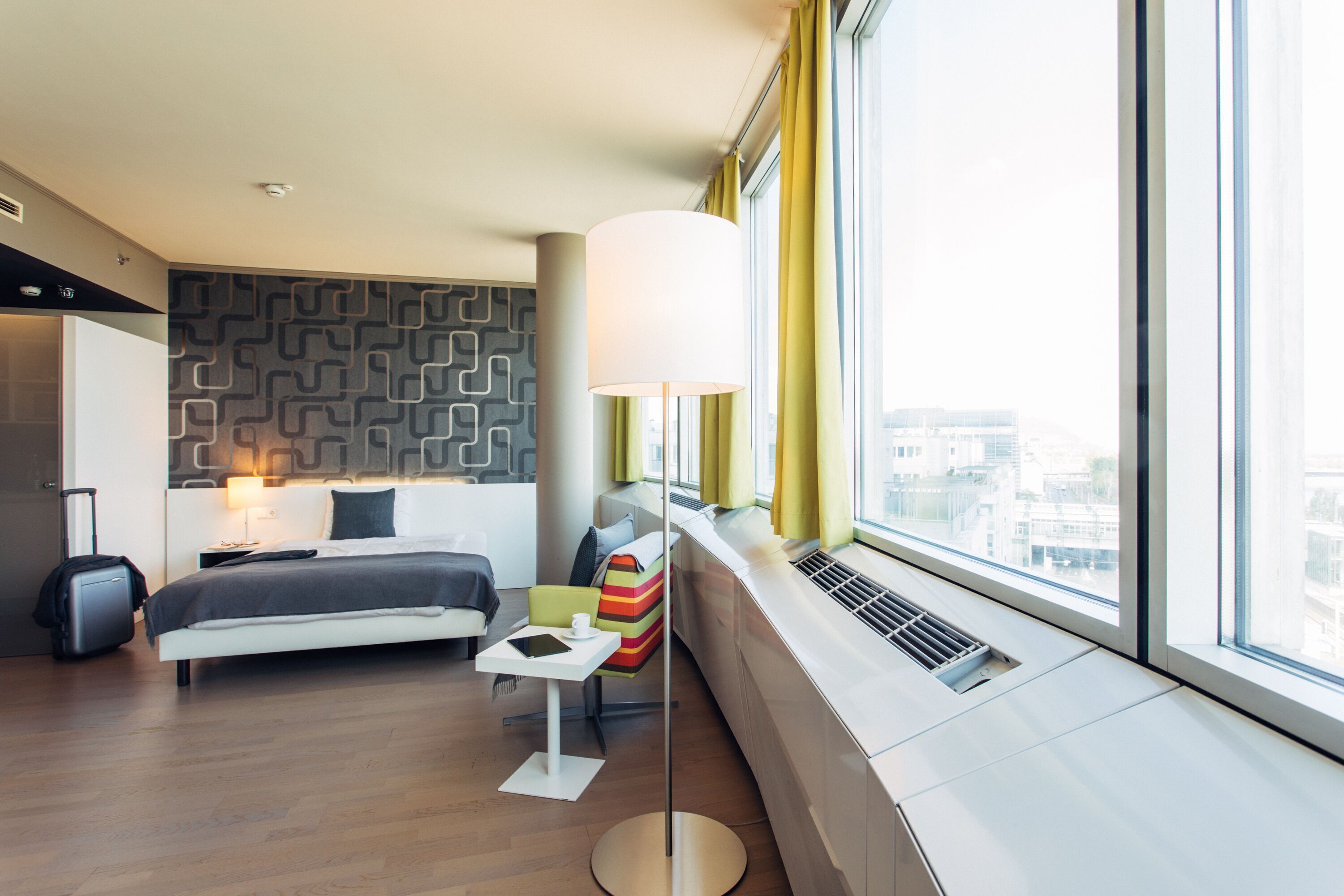 Hypo-allergenic bedding, in-room safe, desk, laptop workspace