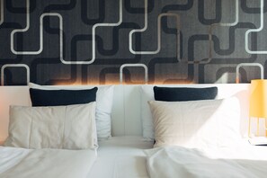 Hypo-allergenic bedding, in-room safe, desk, laptop workspace - harry’s home Wien hotel & apartments (Vienna)