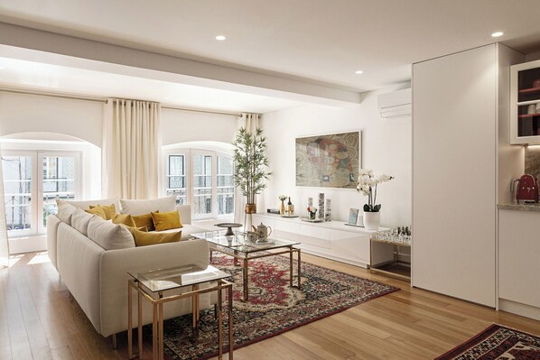 Deluxe Apartment | Living area