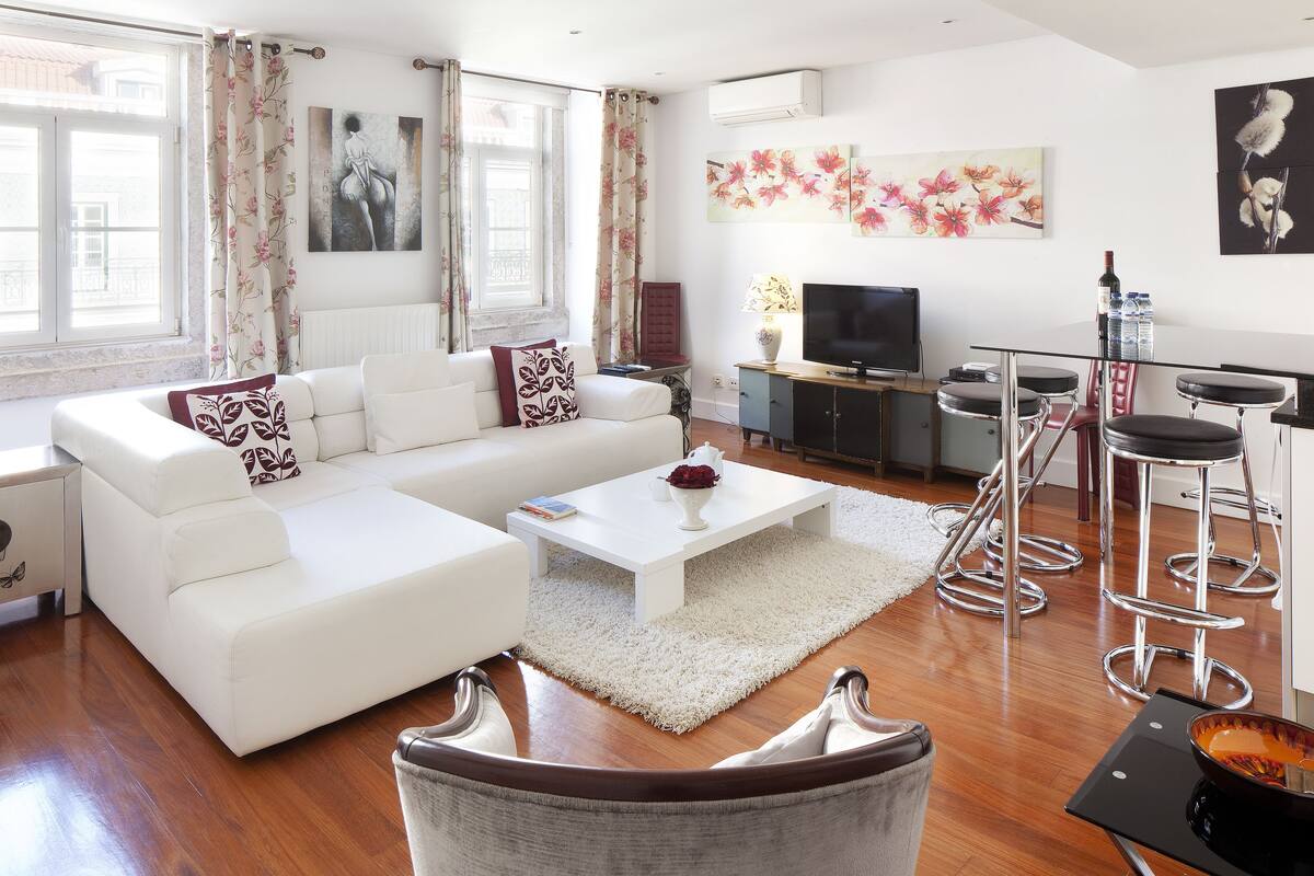 Apartment, 2 Bedrooms | Living room | LED TV, video-game console, DVD player, computer