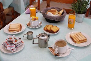 Kontinental frukost varje dag mot avgift