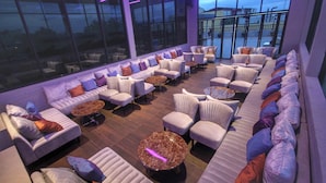 Bar (on property) - The Royal Mandaya Hotel (Davao)