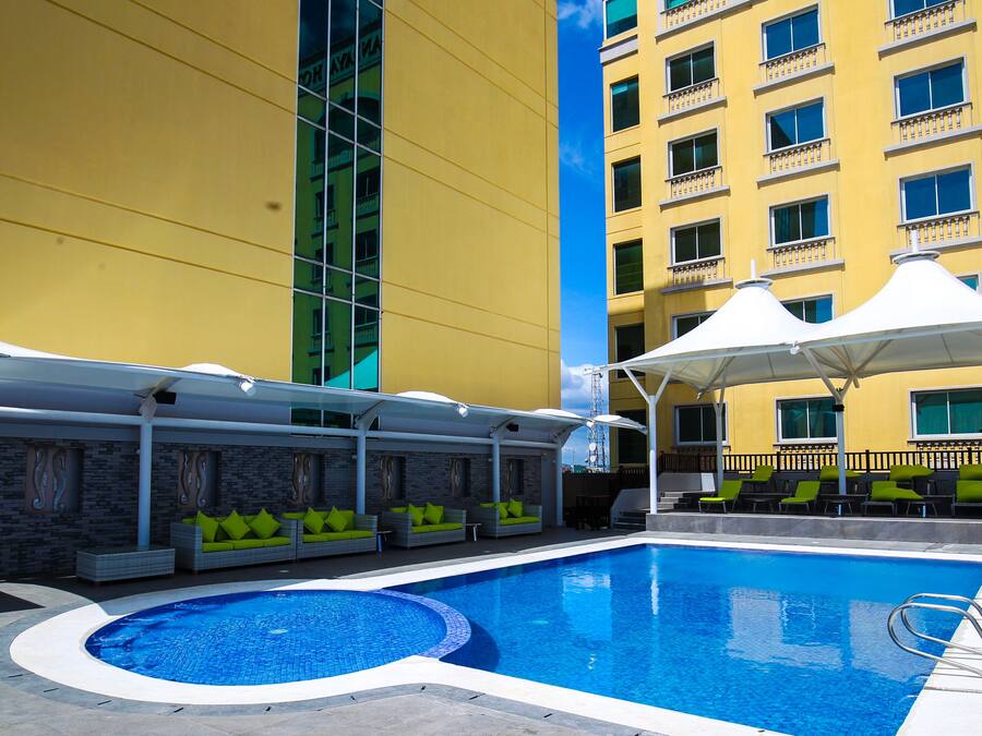 Kolam renang outdoor