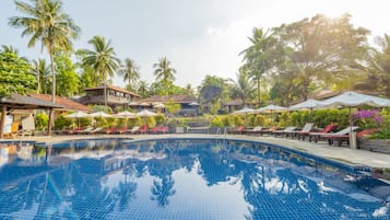 Outdoor pool, pool umbrellas, pool loungers