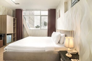 1 chambre, minibar, coffres-forts dans les chambres, bureau