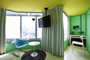 Standard Double Room | In-room safe, individually decorated, individually furnished, desk - The Icon Hotel (Kaohsiung)