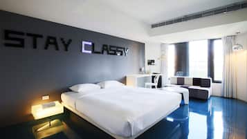 Dobbeltrom, 1 kingsize-seng | Safe på rommet, individuelt dekorert, individuelt innredet og skrivebord