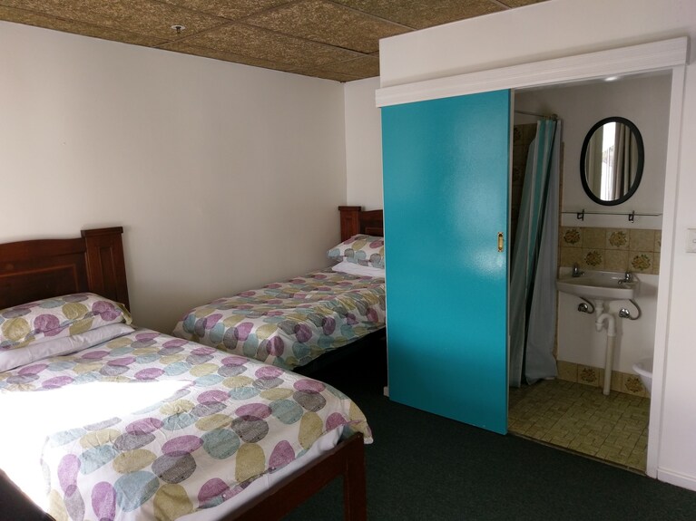 Adelaide Travellers Inn - Hostel Reviews, Deals & Photos 2026 - Expedia Adelaide Travellers Inn - Hostel Reviews, Deals & Photos 2026 - Expedia
