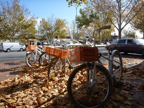 Bicycling - Adelaide Travellers Inn - Hostel (Adelaide)