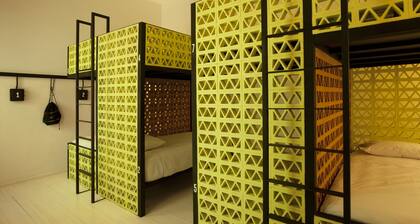 Downtown Beds - Hostel
