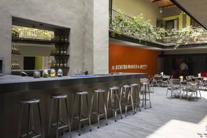 Bar (on property) - Downtown Beds - Hostel (Mexico City)