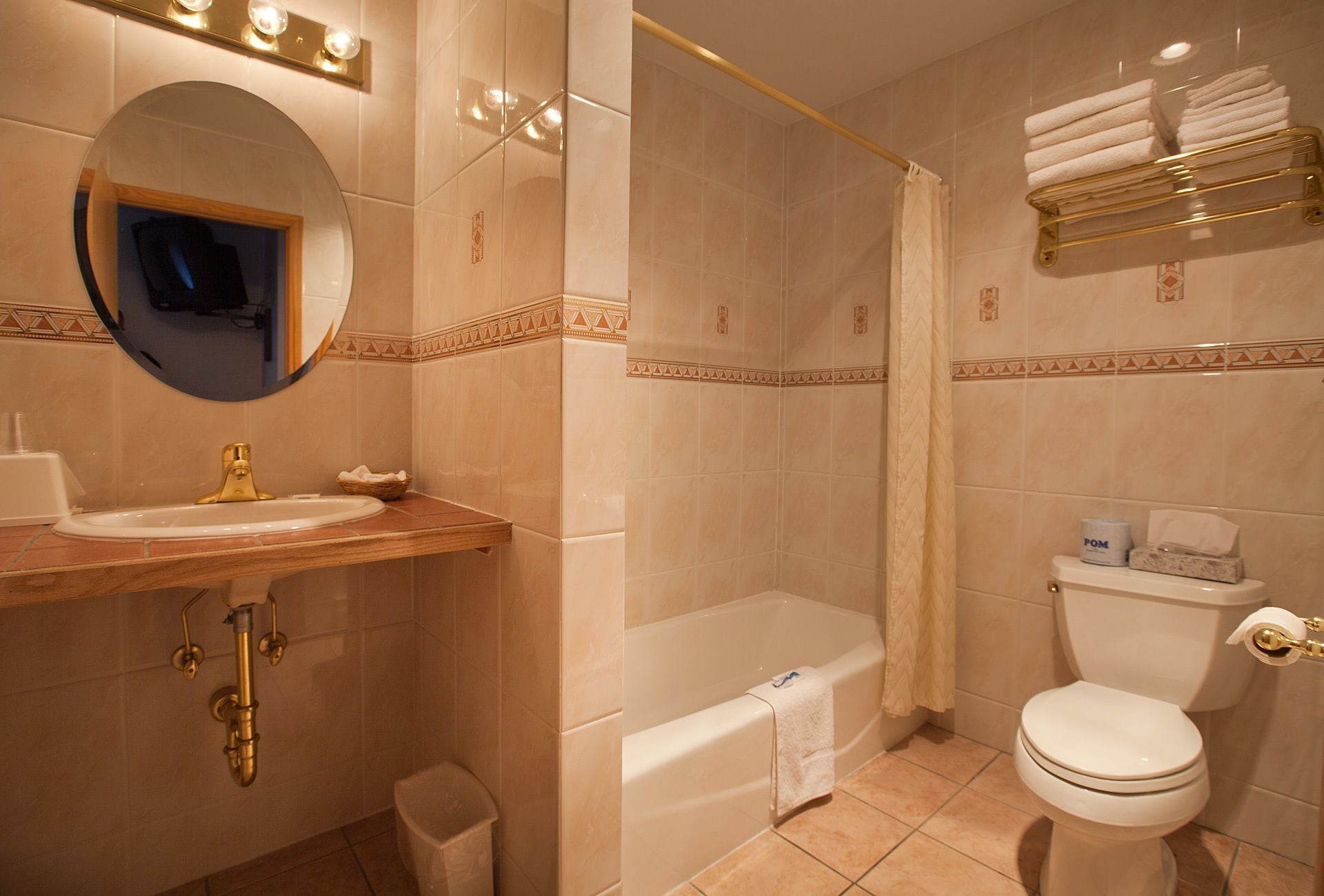 Deluxe Room, 2 Queen Beds | Bathroom | Combined shower/tub, free toiletries, hair dryer, towels