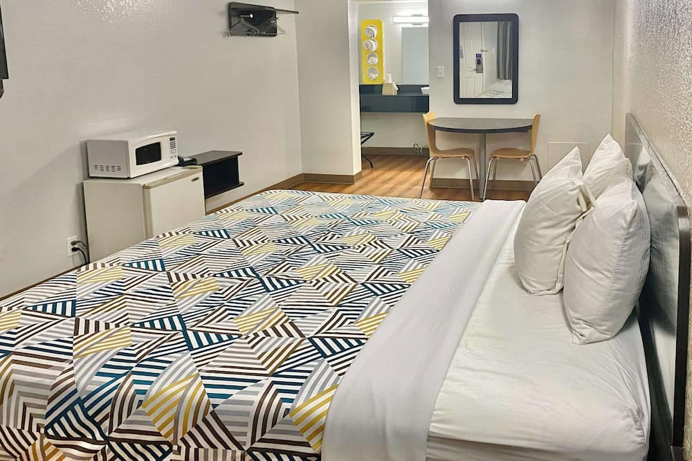 Motel 6 Huntington, WV - Lavalette