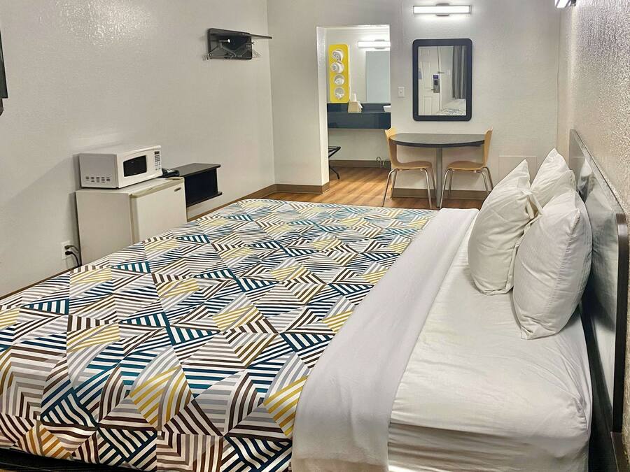 Free WiFi, bed sheets