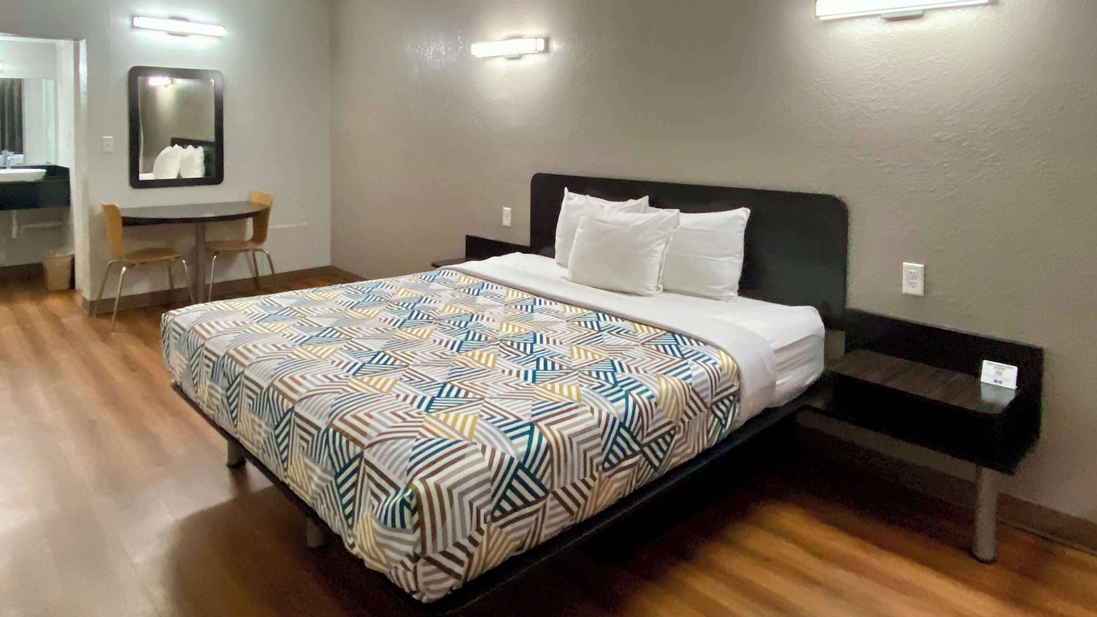 Standardrum - 1 kingsize-säng - icke-rökare | Gratis wi-fi och sängkläder