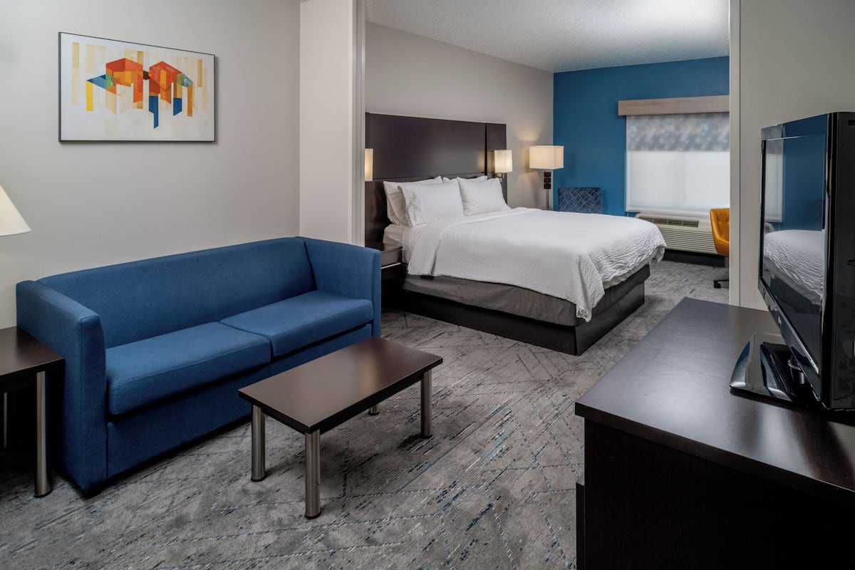 Suite, 1 King Bed, Accessible (Communications, Accessible Tub) | Egyptian cotton sheets, premium bedding, pillowtop beds, desk