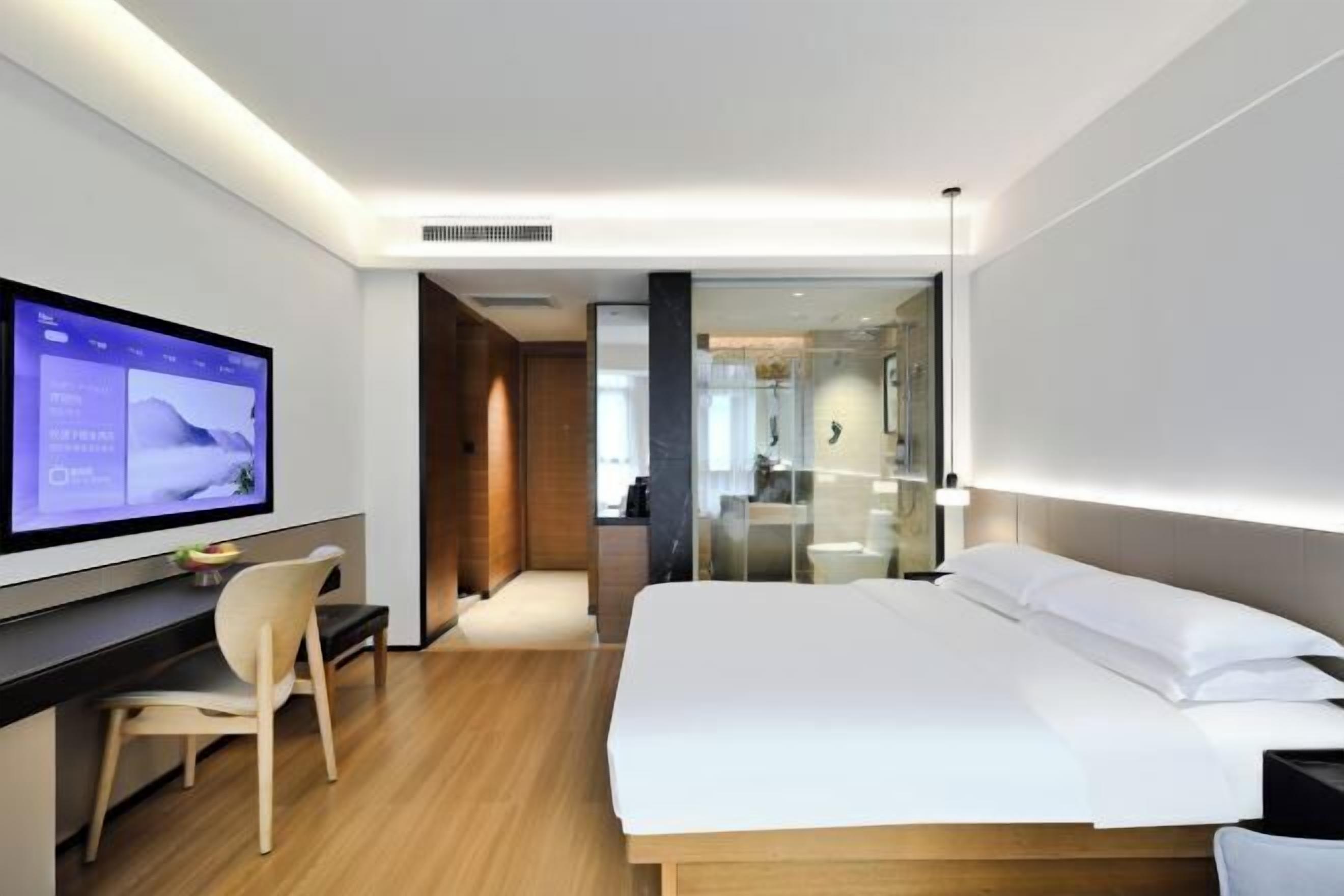 Minibar, in-room safe, alarm clocks