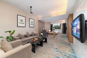 Minibar, in-room safe, alarm clocks