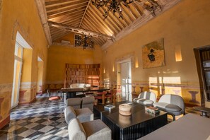 LCD TV, Netflix, streaming services - Casa Carolina Luxury Wellness Hotel (Cartagena)