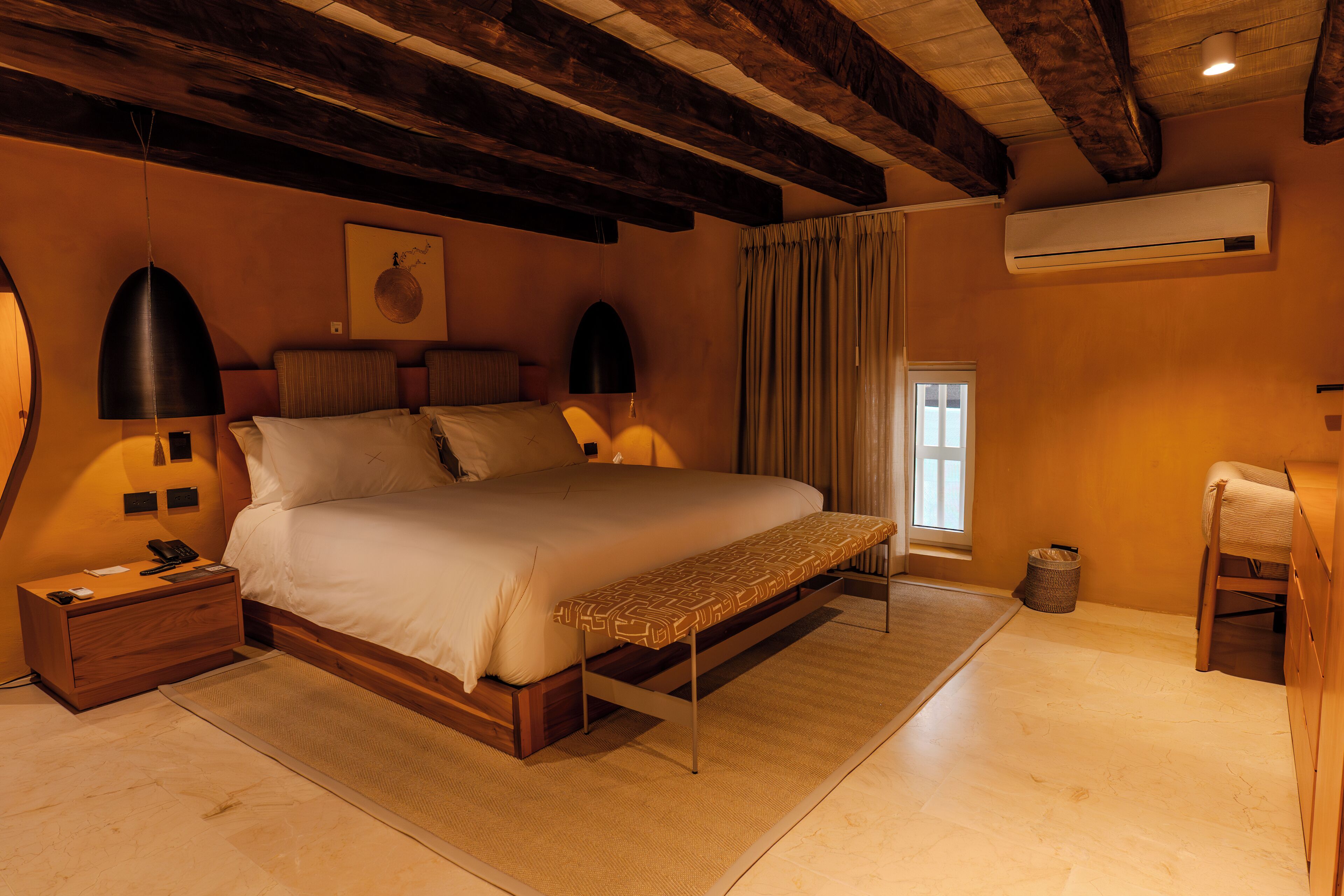 Superior Room | Premium bedding, down comforters, pillowtop beds, minibar