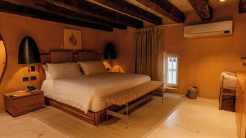 Rom – standard, 1 kingsize-seng | Sengetøy av topp kvalitet, dundyner, senger med overmadrass og minibar