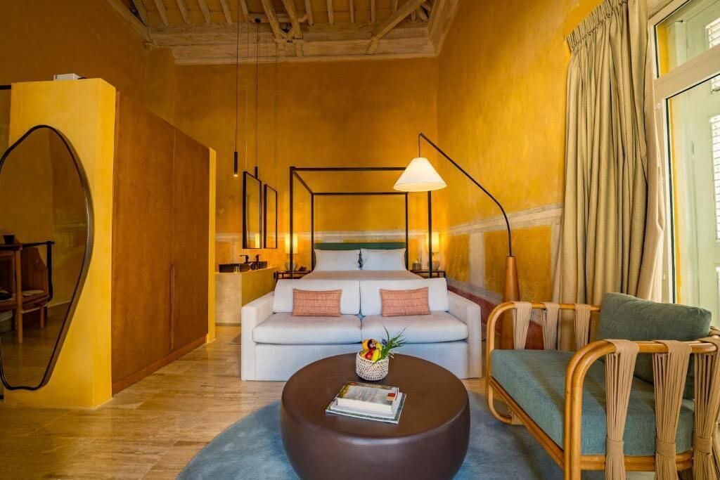 Suite | Premium bedding, down comforters, pillowtop beds, minibar