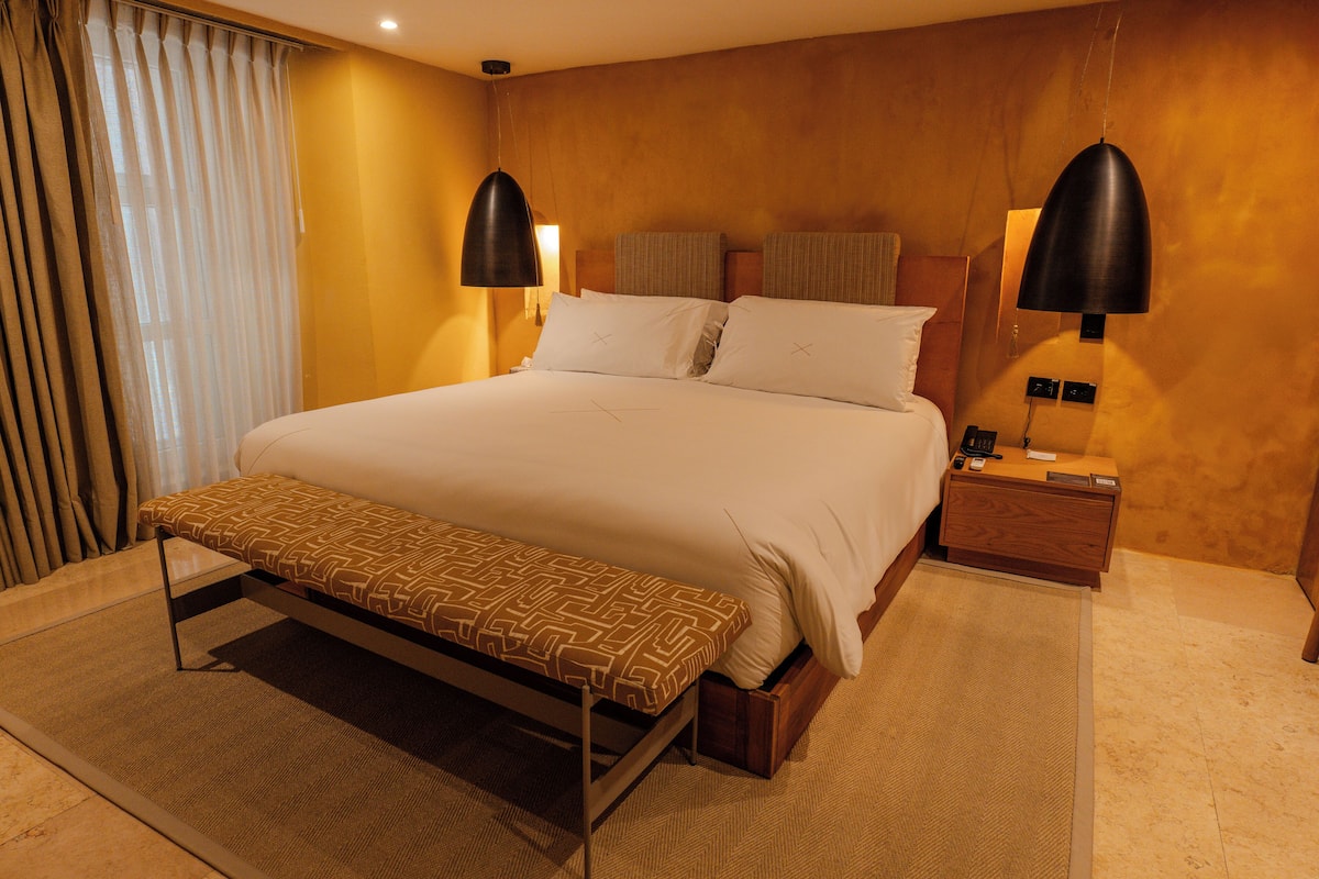 Camera Standard, 1 letto king | Biancheria da letto di alta qualità, copriletto in piuma