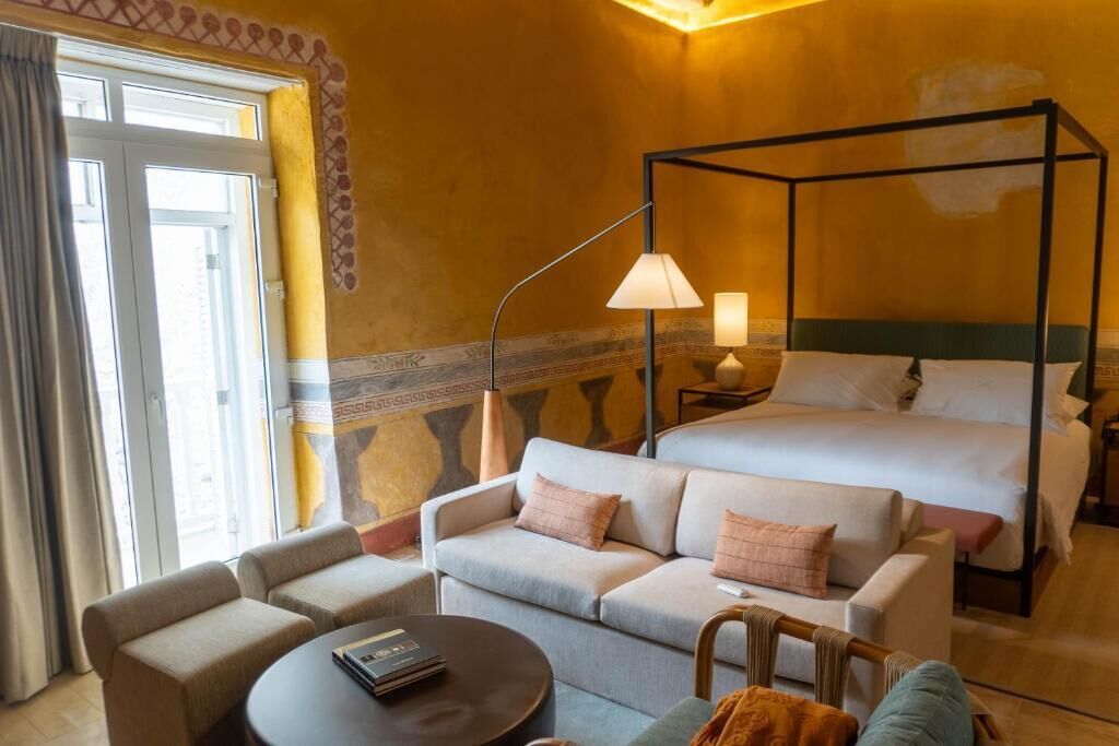 Suite | Premium bedding, down comforters, pillowtop beds, minibar