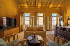 프레지덴셜 스위트, 시내 전망 | 고급 침구, 오리/거위털 이불, 필로우탑 침대, 미니바