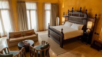 Suite presidencial, vistas a la ciudad | Ropa de cama de alta calidad y edredones de plumas
