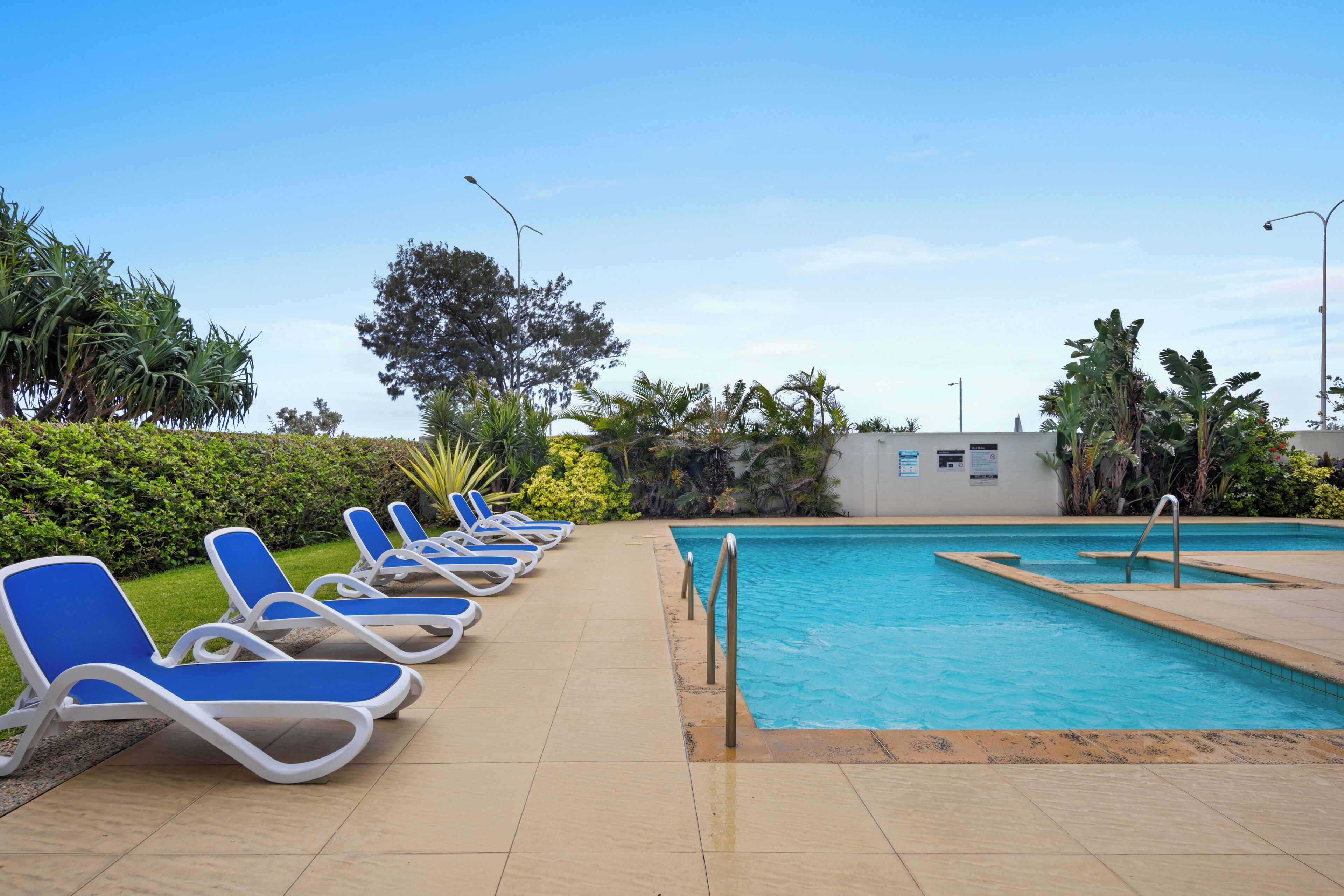 Outdoor pool, pool loungers
