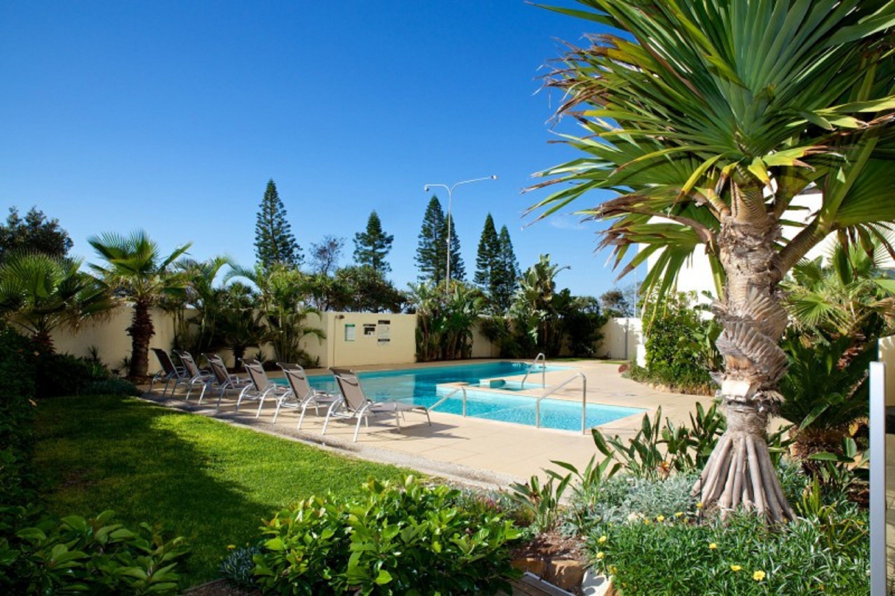 Pacific Plaza Apartments — image 4