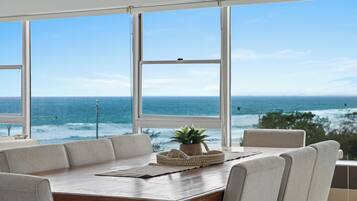 Deluxe Apartment, 2 Bedrooms, Ocean View | 1 bedroom, individually decorated, individually furnished, soundproofing