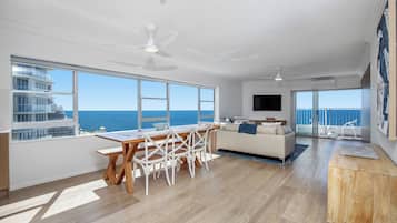 Deluxe Apartment, 2 Bedrooms, Ocean View
