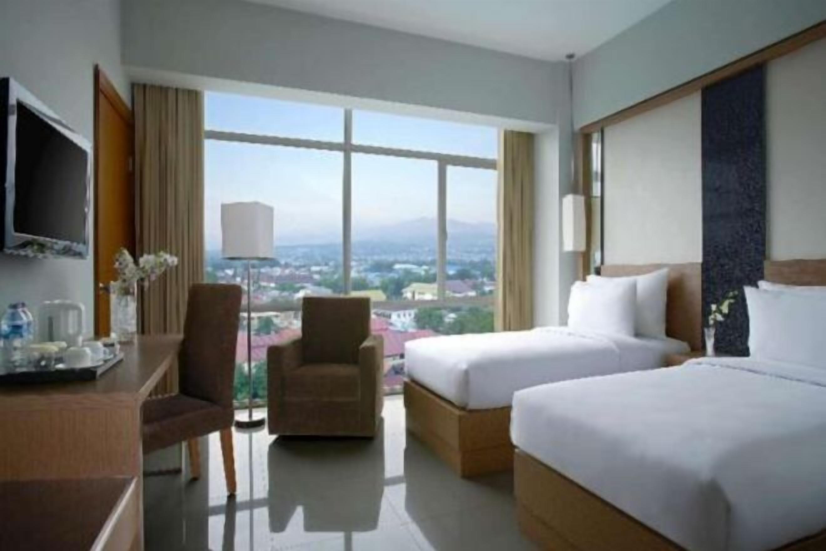 Coffres-forts dans les chambres, bureau, Wi-Fi gratuit, draps fournis