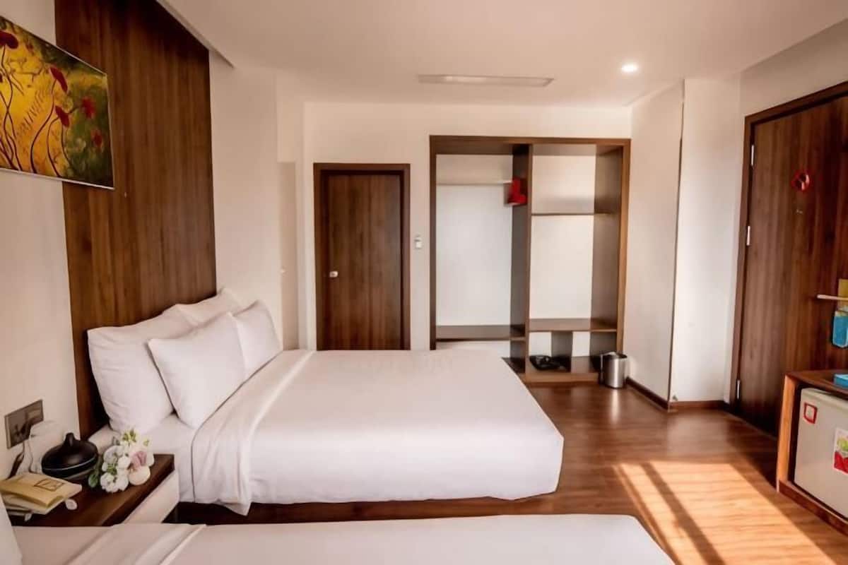 Blackout curtains, free WiFi, bed sheets
