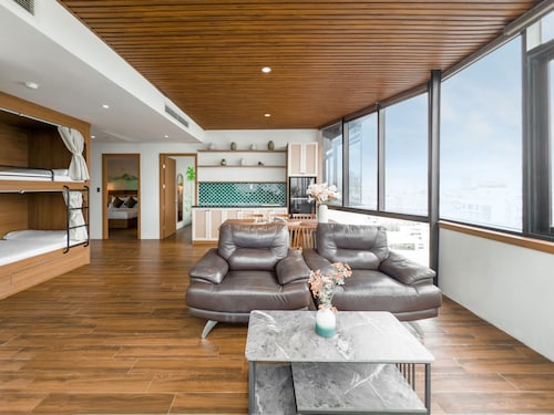 Gold Central Hotel by Haviland