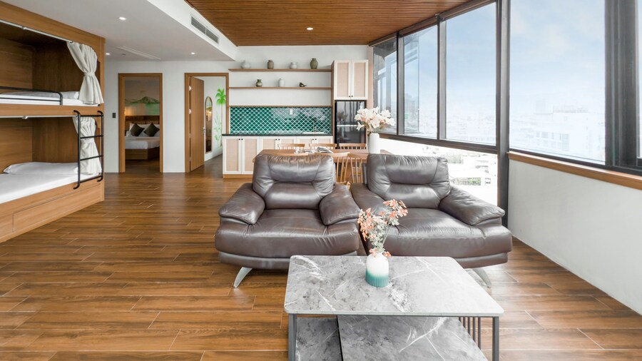 Gold Central Hotel by Haviland