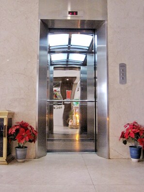 Staircase - Gold Central Hotel by Haviland (Da Nang)