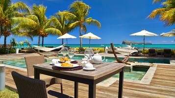 Outdoor pool, pool loungers
