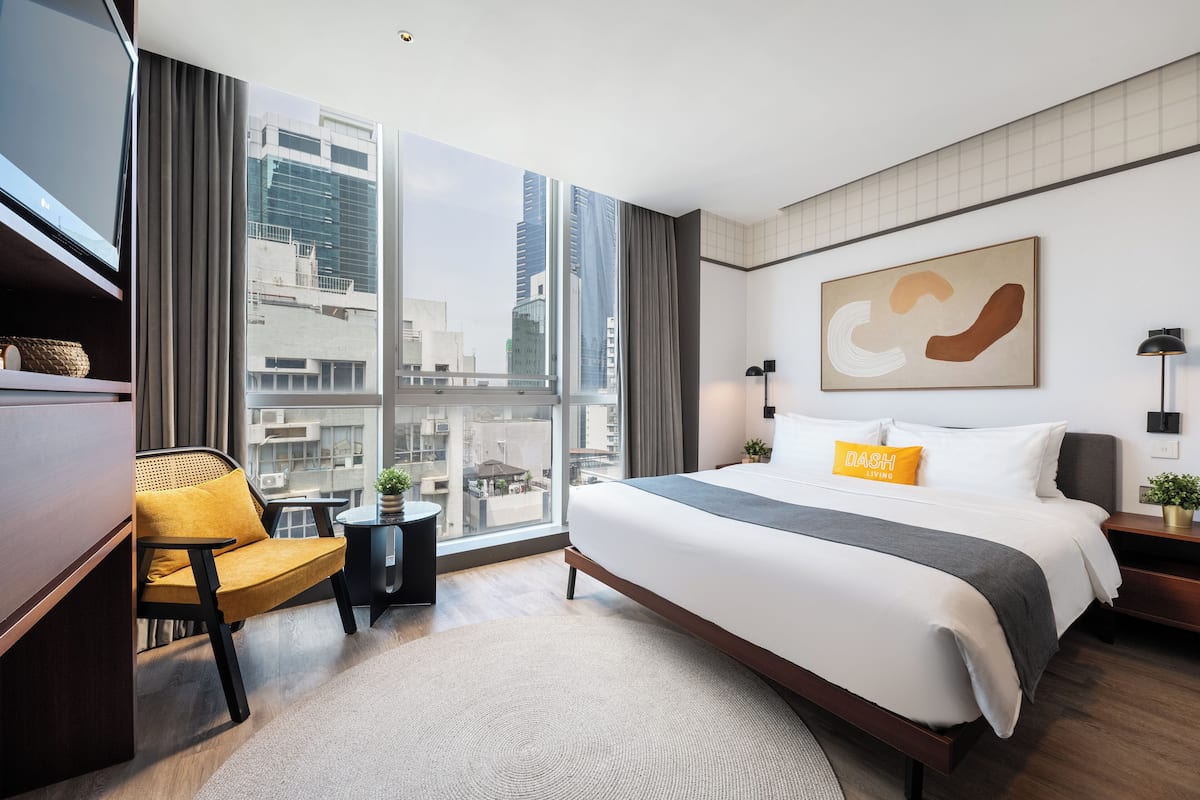 Premier King Room | In-room safe, blackout drapes, iron/ironing board, free WiFi