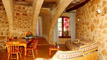 Villa, 3 Bedrooms, Private Pool | Free cots/infant beds, free WiFi, bed sheets