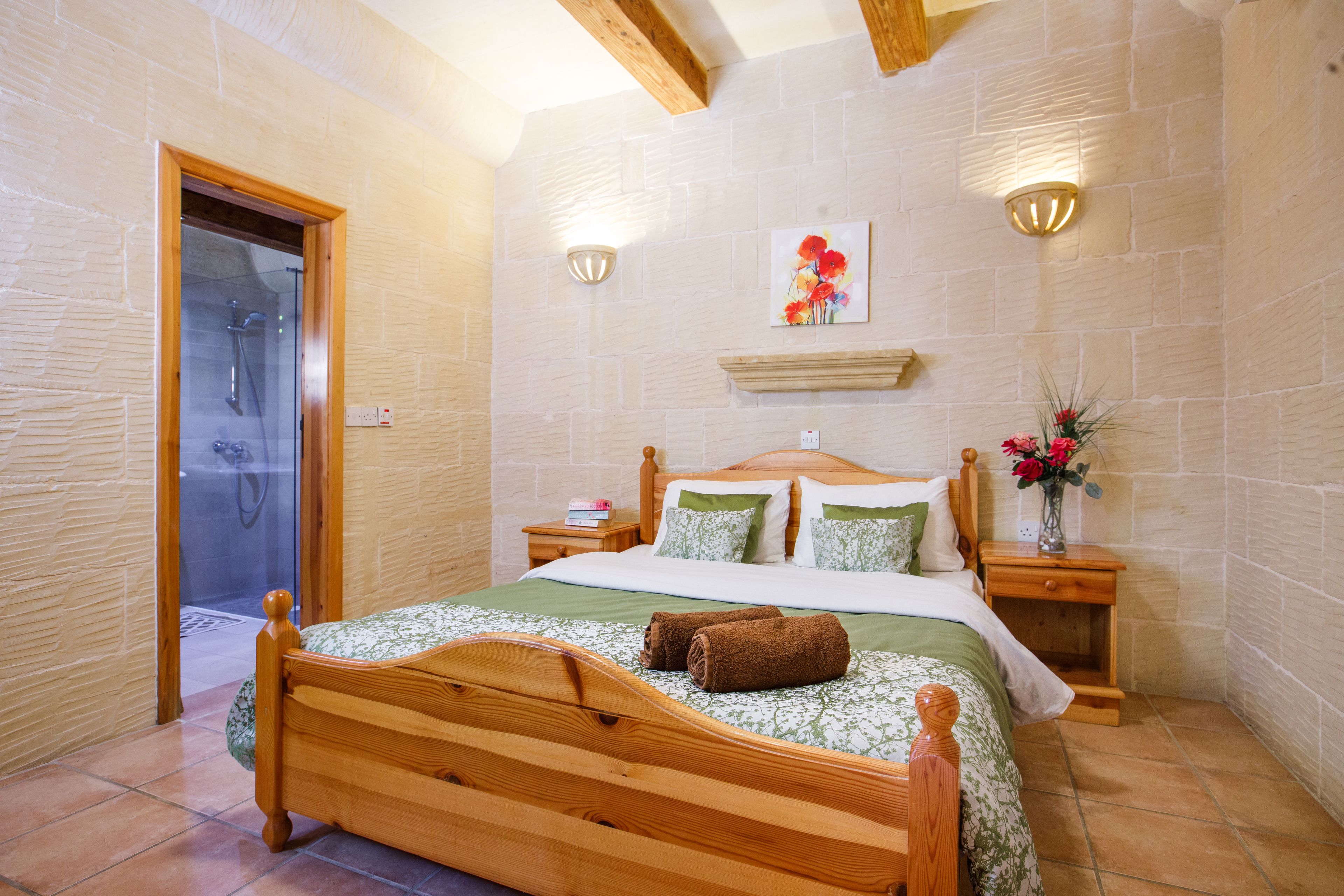 Cunas gratuitas, wifi gratis y ropa de cama 