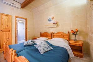 Free cots/infant beds, free WiFi, bed sheets - Bellavista Farmhouses Gozo (Xaghra)