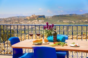 Villa, 2 Bedrooms, Private Pool | Free cribs/infant beds, free WiFi, bed sheets