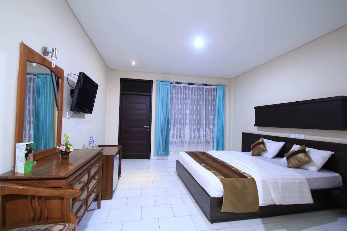 Desk, rollaway beds, free WiFi, bed sheets