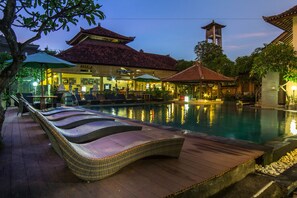 Kolam renang outdoor